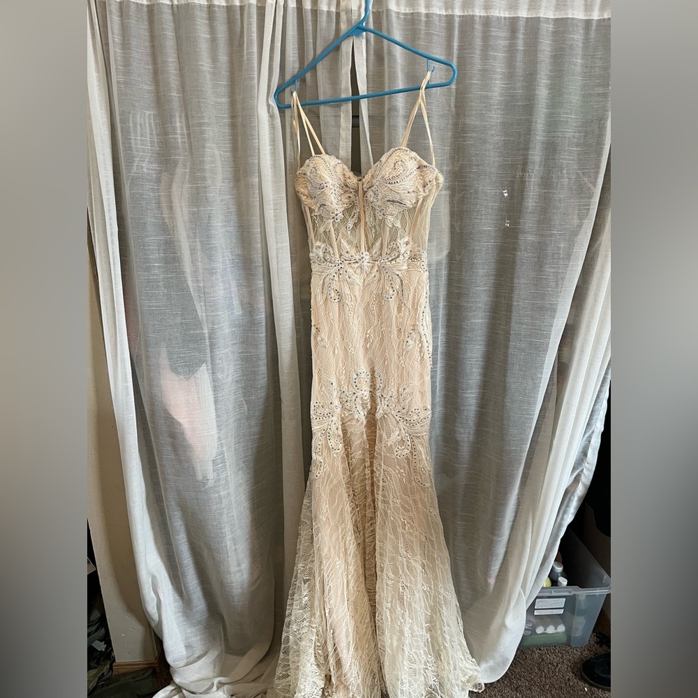 Lacy Bustier Wedding Dress